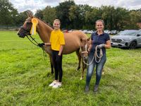 Greta und Sina beim Fohlenchampionat in Steyerberg